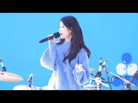 180930 아이유 IU '금요일에 만나요 Friday' 4K 60P 직캠 @홀가분 마켓 by DaftTaengk