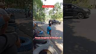 Download lagu Hampir Senggolan d Tanjakan 😱 #shorts #viral #fyp #short #sitinjaulauik #tretes #pacet #cangar #2024 mp3