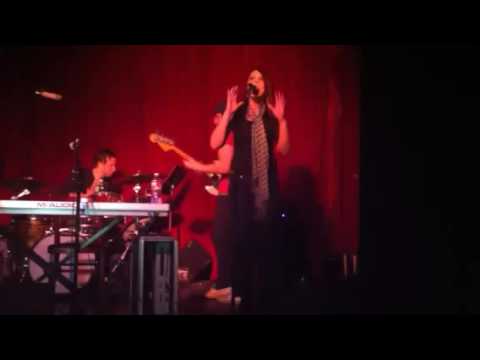 Elle Vee Performing "Supernova" @ Hotel Cafe