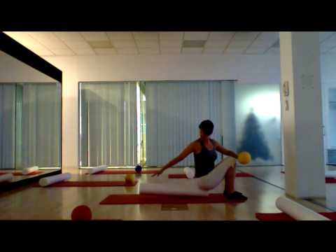 PILATES CON SOFTBALL Y RULO