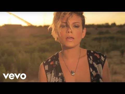 Video per il significato della canzone Tra passione e lacrime di Emma Marrone