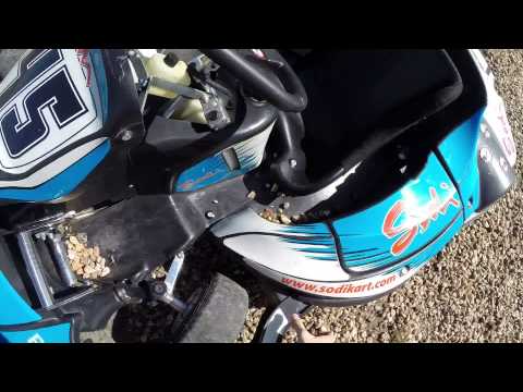 Cap karting, вылет в гравийную ловушку