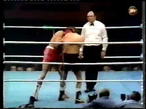 Dave "Boy" Green vs John H Stracey Round 10