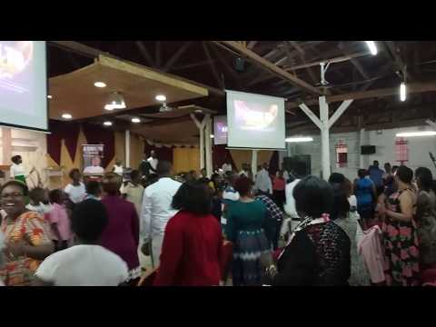 Mbuvi Performs KWATA KAWAYA at Cornerstone Church, Kawangware