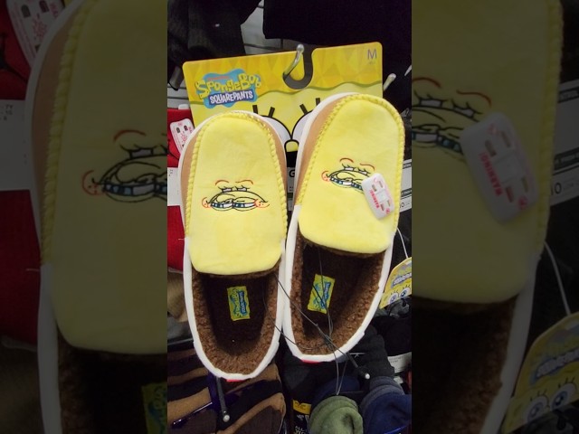 Vídeo relacionado con SPONGEBOB SQUAREPANTS Pantuflas rosas Patrick | Ropa de estar por casa mullida para adultos | Ropa de estar por casa con personajes de dibujos animados