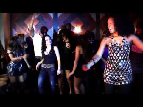 Joe Smooth featuring Swaylo   Let The Music Play original version