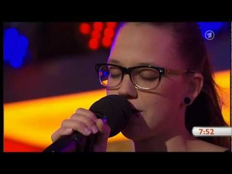 Stefanie Heinzmann - Diggin' In The Dirt (Live Unplugged beim ARD Morgenmagazin)