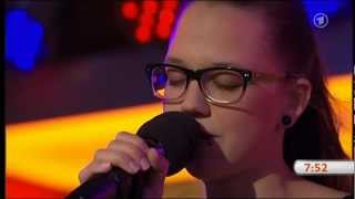 Stefanie Heinzmann - Diggin' In The Dirt (Live Unplugged beim ARD Morgenmagazin)
