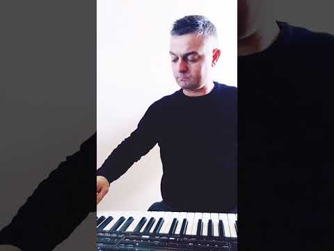 "Hai români de peste zări" instrumentala