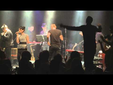 עידן יניב סרט הודי בהופעה חיה בזאפה הרצליה Idan Yaniv