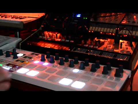Korg Volca (keys, fm, drum, mix) with Beatstep Pro // 11.29.2021