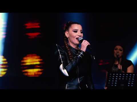 Mira Škorić - Pokušaću ja, pokušaj i ti // koncert 30 godina karijere Sava Centar 2019