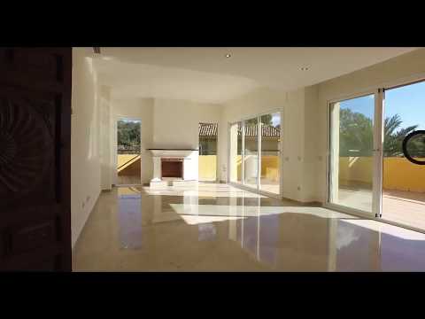 Briteman Properties - Rio Real, Marbella Fantastic Frontline Golf Penthouse