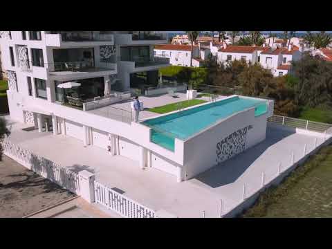 Edificio Picasso. Promoción de apartamentos en la playa de Oliva Nova.