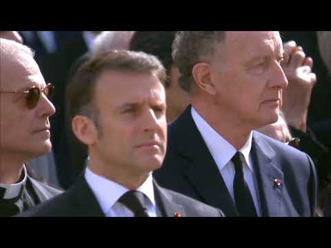 Hommage à Philippe de Gaulle - Ar mor divent - Bagad de Lann-Bihoué
