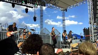 Hinder &quot;Put That Record On&quot;