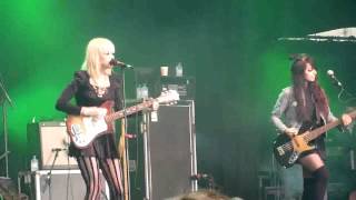 Dum Dum Girls - Heartbeat (Take It Away) -- Live At Rock Herk 14-07-2012