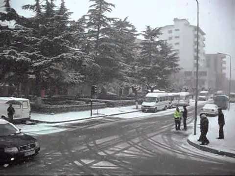 Rrësheni në dëborën e parë të këtij dimri - 17 / 12 / 2010