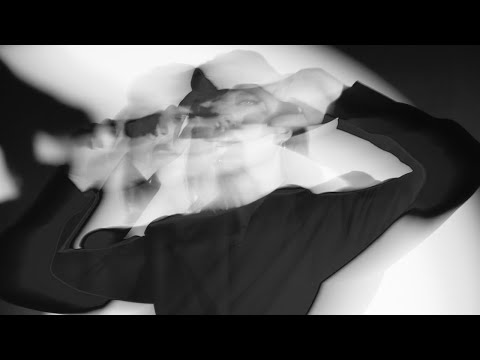 Karolina Mona - Atėjęs iš erdvių