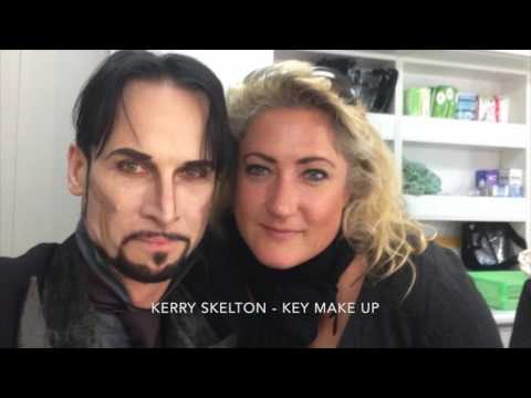 How to make a 'SLINK' in 5 seconds.