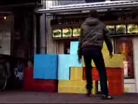http://www.zetdeknopom.nl Real life Tetris!