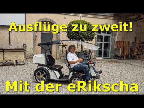 eRikscha - Elektromobil für zwei Personen. Eine tritt in die Pedale. Die andere lässt sich fahren.