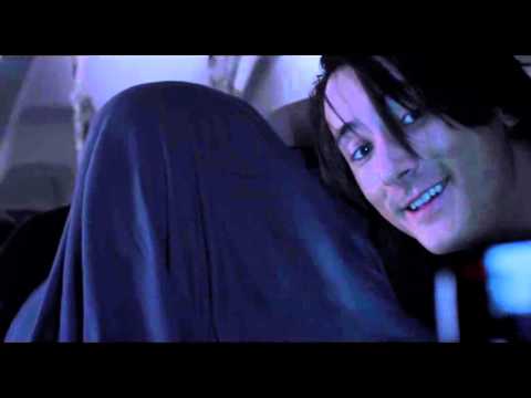 Flight 7500 (Clip 'Guy Tries to Steal Watch')