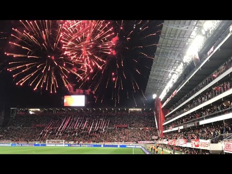 "HINCHADA ESTUDIANTES DE LA PLATA - COPA SUDAMERICANA 2023 - RECIBIMIENTO vs Goias" Barra: Los Leales • Club: Estudiantes de La Plata