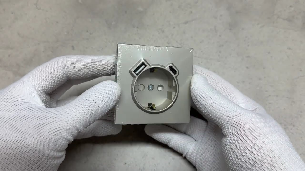 Розетка с заземлением 16А с USB-A 18W и Type-C 20W, механизм шампанья Soft ER123USB-C ARDERO (без рамки) 80828