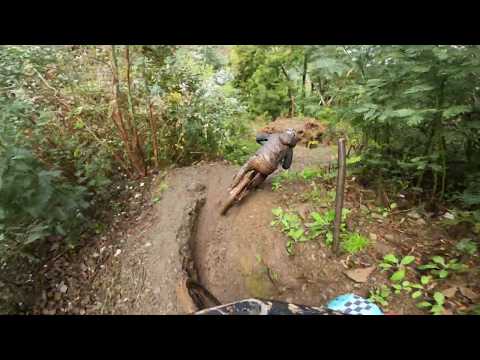 Dany Hart a zábava v blátě