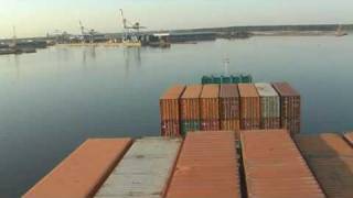preview picture of video 'Containerschiff MS ANNALAND in Hamina (Finnland)'