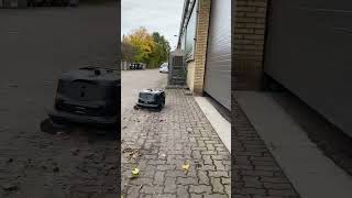 PUDU MT1 Semi outdoor cleaning leave&dirt