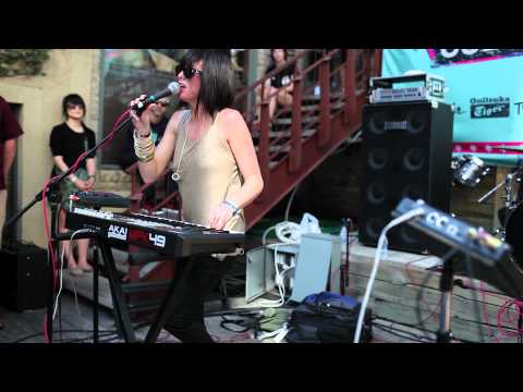 Phantogram - When I'm Small (Live @ SXSW 2011 Filter Magazine's Culture Collide)