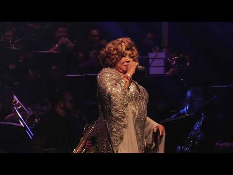 SESI BIGBAND convida ALCIONE - Nao deixe o samba morrer