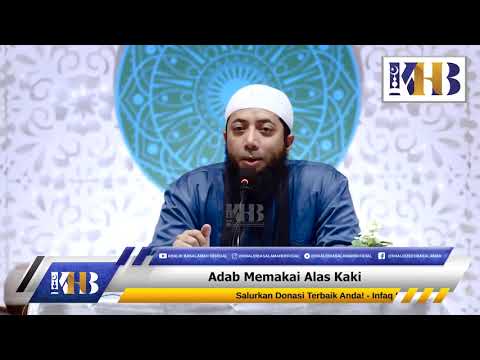 Adab Memakai Alas Kaki