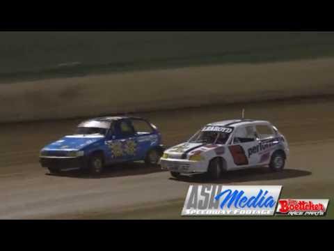 Junior Sedans: Brendan Learoyd and Terri-Anne Rowe Battle - Cairns Speedway
