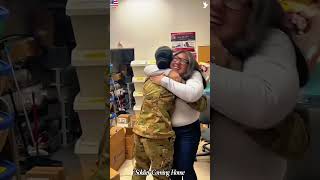 Download lagu Soldiers coming home.family reunion#usa🇺🇸 #cominghome #reunion #soldier #familytime #surprise mp3