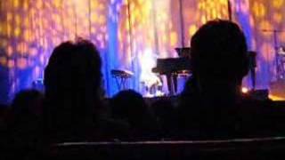 Tori Amos as Isabel performng Mountain in Fort Myers