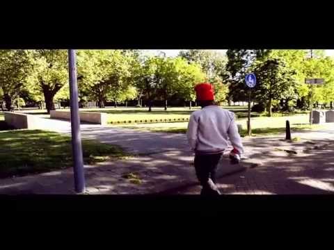 Cyaan Run Away - Lion Bobmano (Offical Video-2015)
