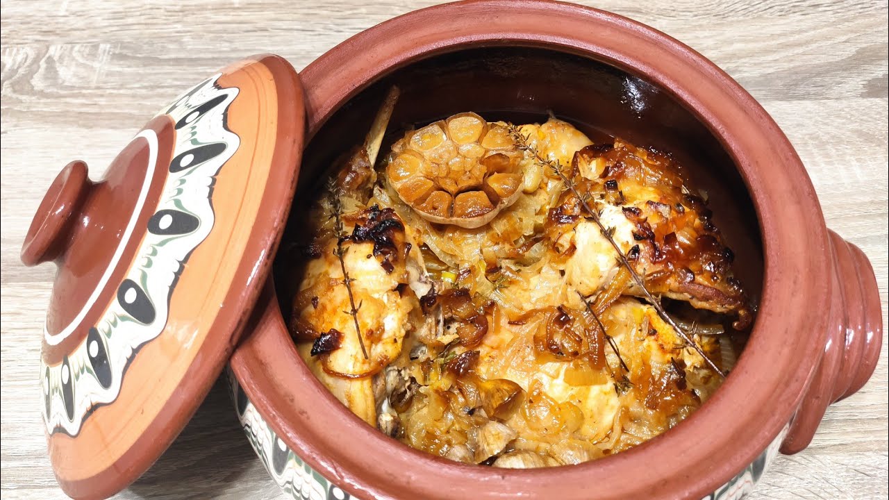 Рецептата на мама за заек в гювеч. Ароматен, сочен и много крехък заек на фурна.