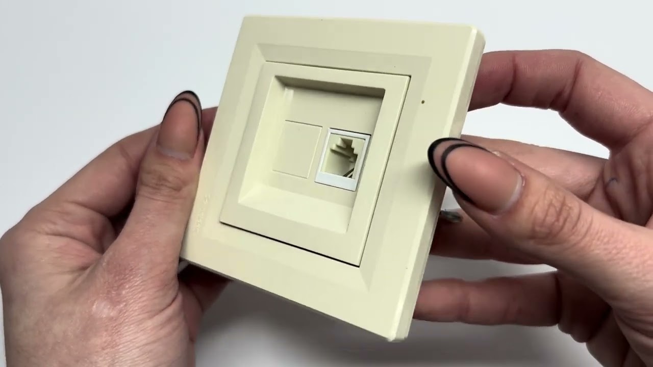 Розетка одинарная компьютерная RJ-45 SCHNEIDER Asfora крем EPH4300123