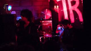 Tribes - Girlfriend (live)