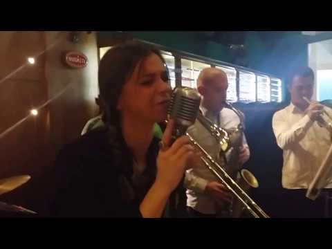 Gina & The Swingers - "Feeling Good" live@bugatti bistro