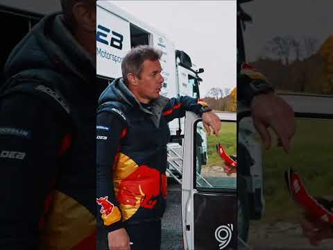 En parfait état 😇 Sébastien Loeb récupère sa 306 Maxi ! #sebastienloeb #peugeot306 #loeb