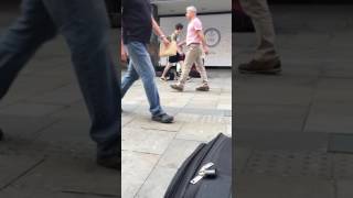 Who is this amazing busker? Name pls