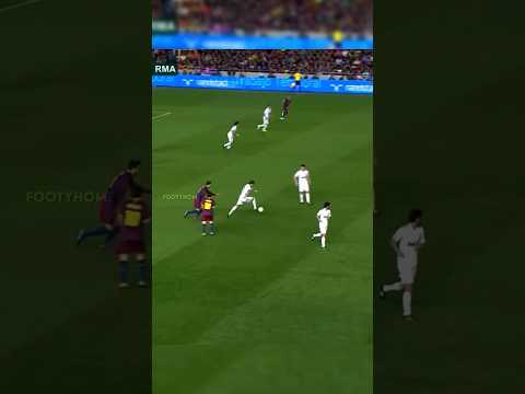 Teaching him how to dribble 🥱🐐 #messi #football #ronaldo