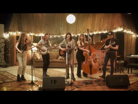 Molly Tuttle & Golden Highway - El Dorado (Live)