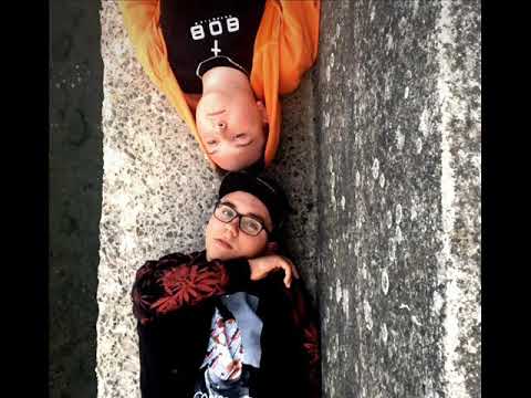 01. Stasiu x Km.W ft. Rochu - Duży Pusty Dom (Audio)