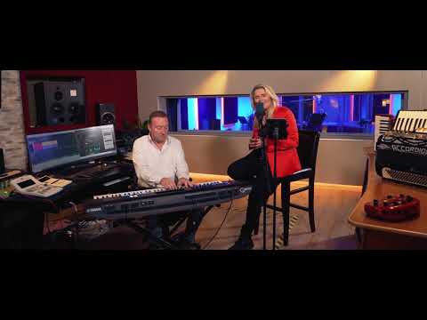 Marlane Vrijdagsong - Stille Nacht (Officiele Video)