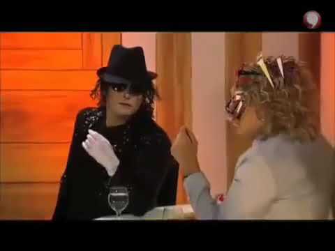 Michael Jackson pedindo pé  de moleque